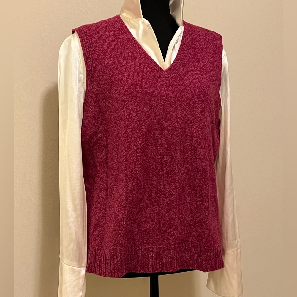 NWT Doncaster Women's V-Neck Sweater Vest - Burgundy soft cashmere / wool blend